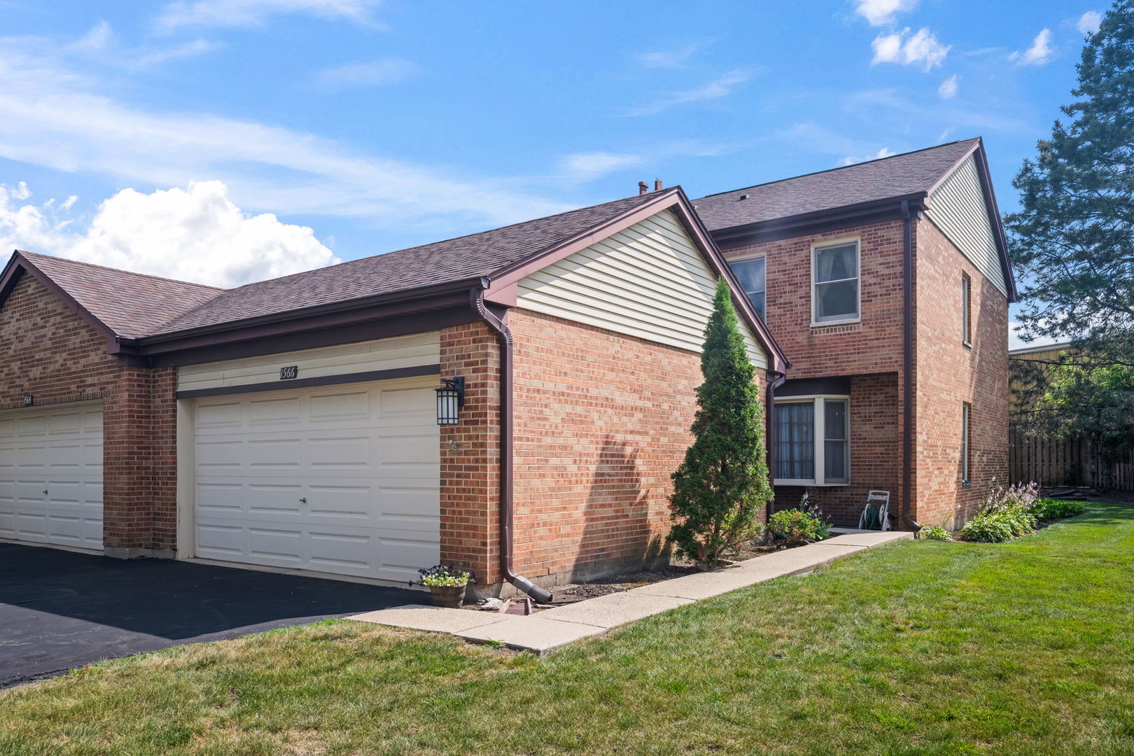 1566 WINDSOR Drive