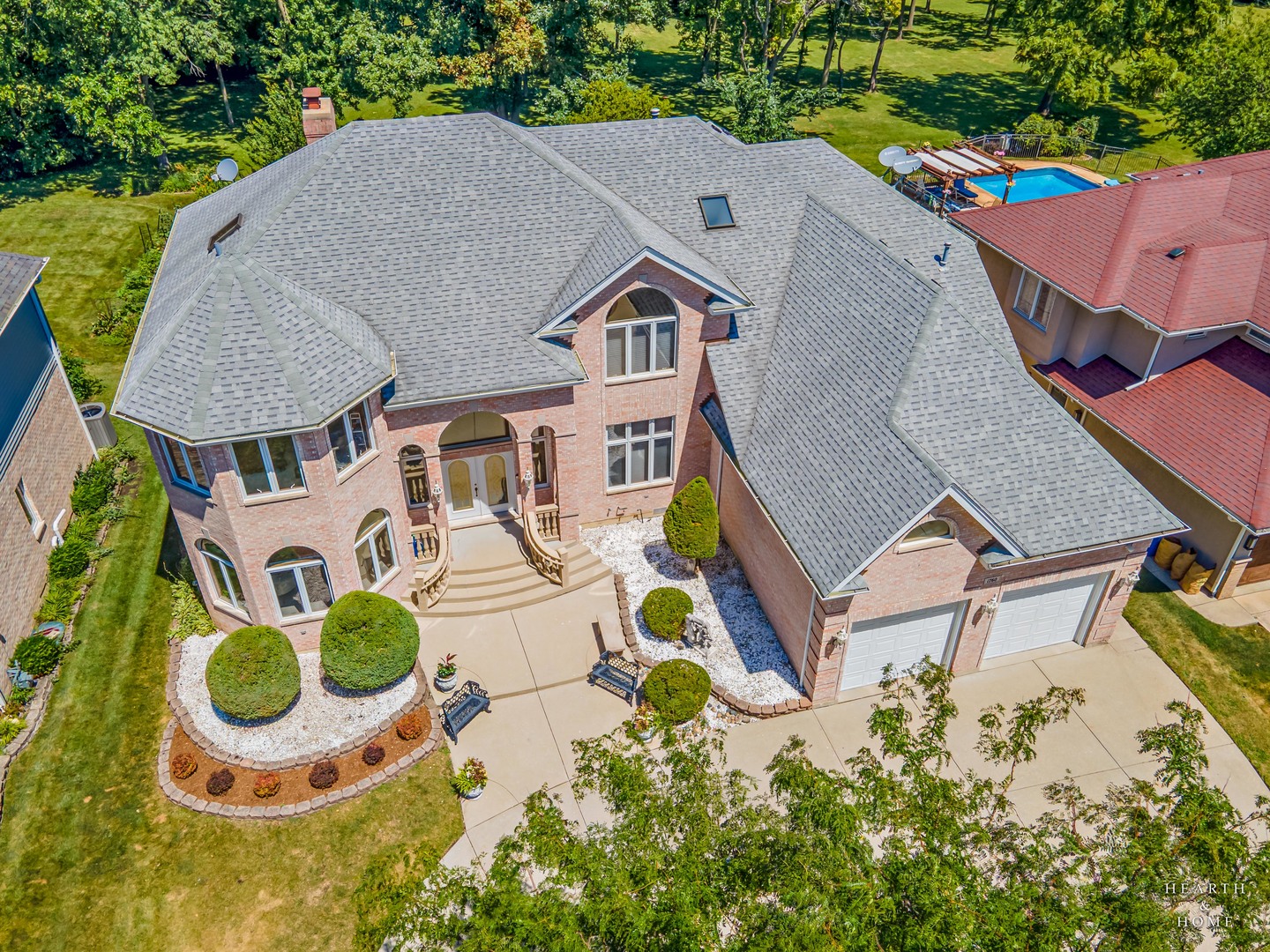 1760 Whispering Court