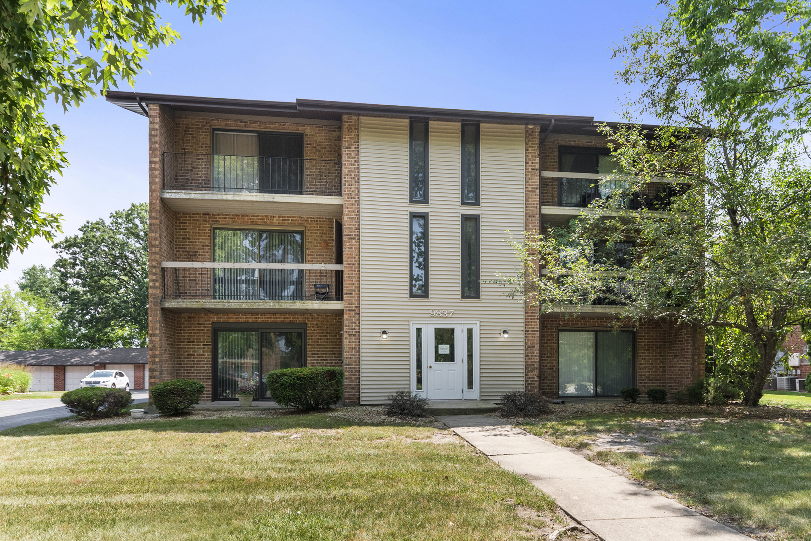 9837 Treetop Drive