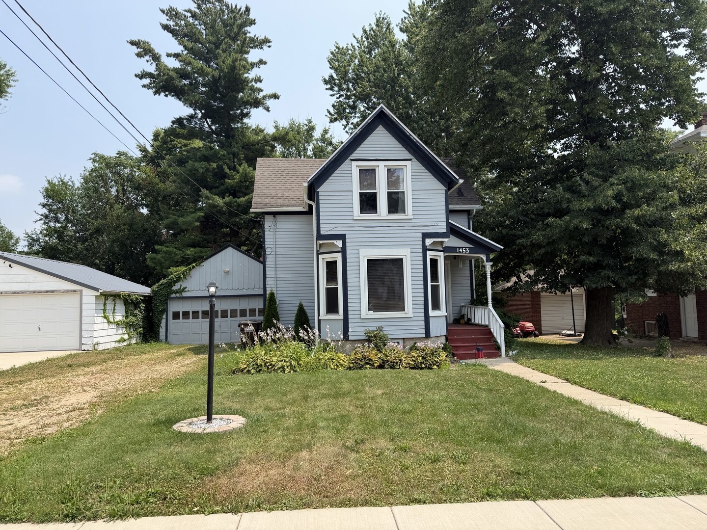 1453 Float Avenue