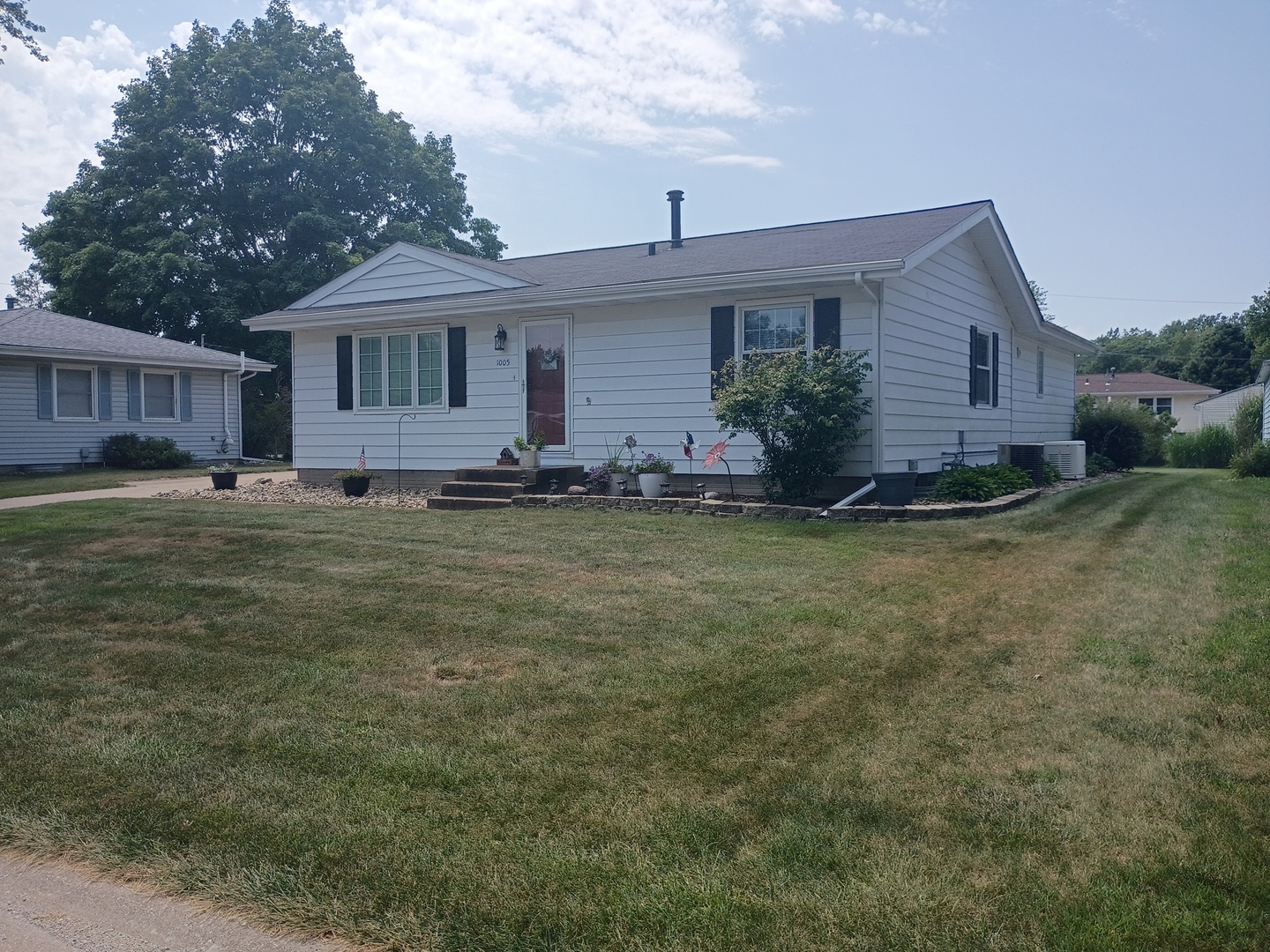1005 16TH Street