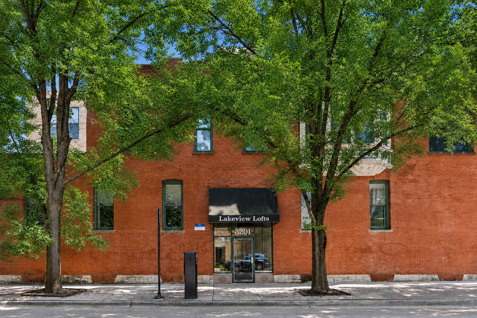 3201 SEMINARY Avenue