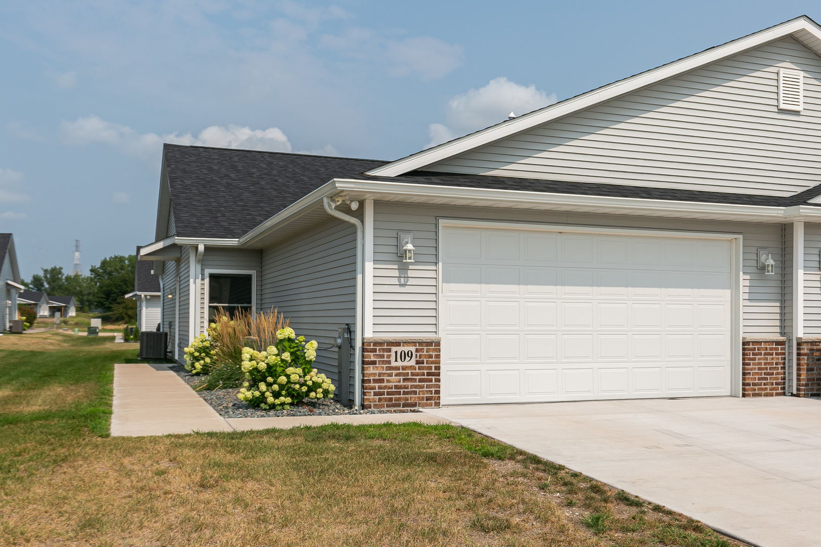 109 BEACON HARBOR Circle