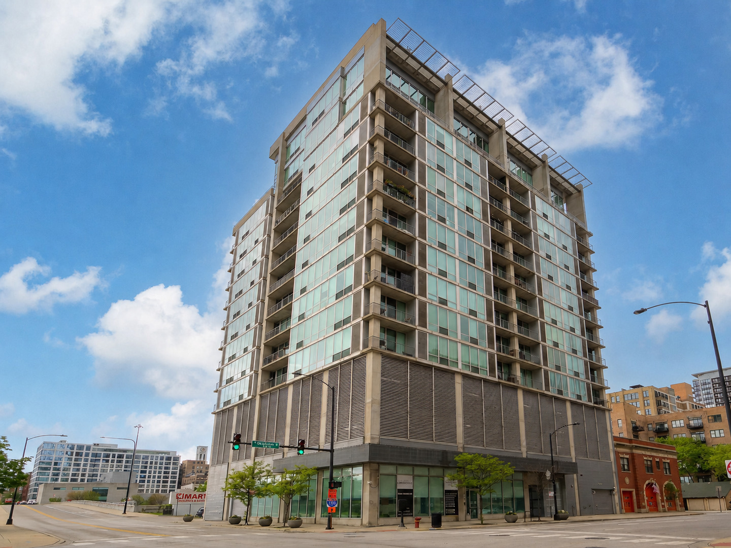700 Van Buren Street