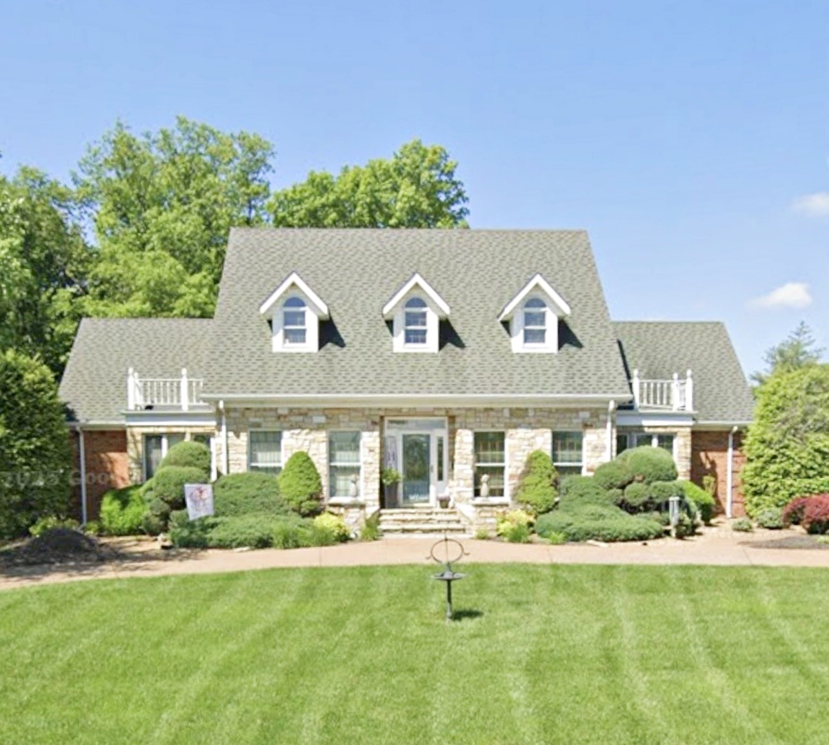 29 E Lakewood Drive