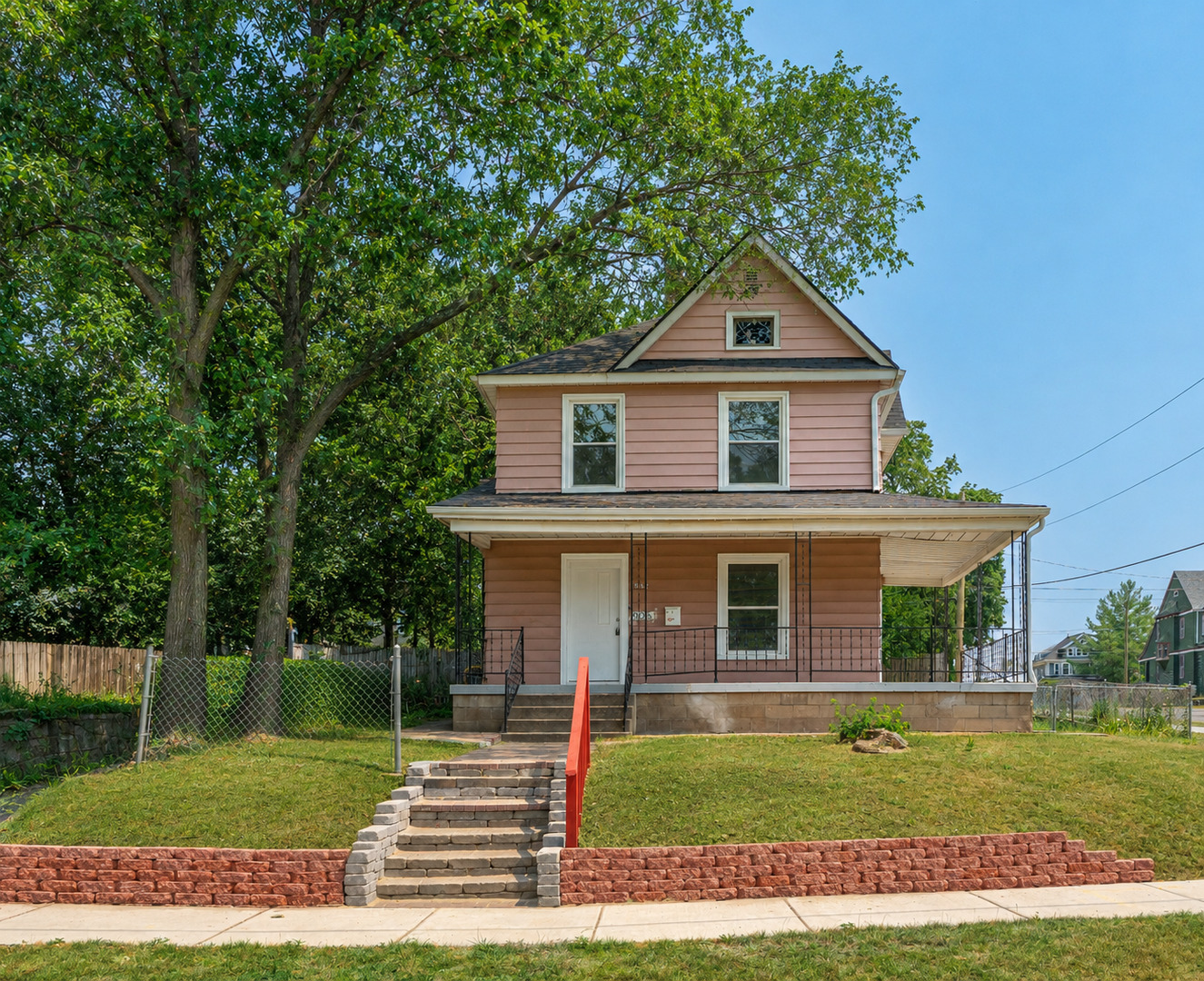 905 Winnebago Street