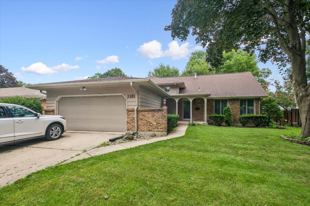 1131 Adobe Drive