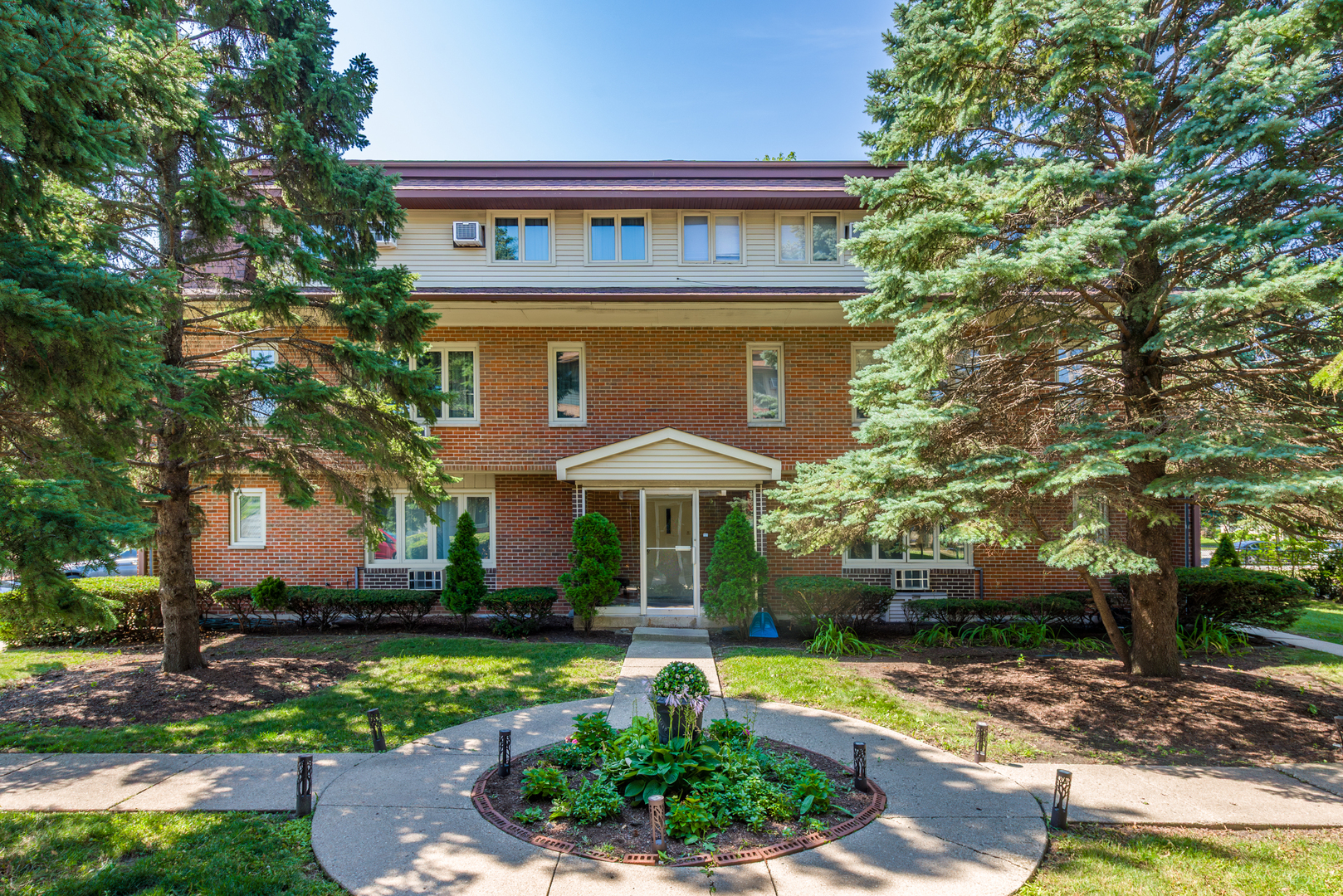 816 Saint James Street