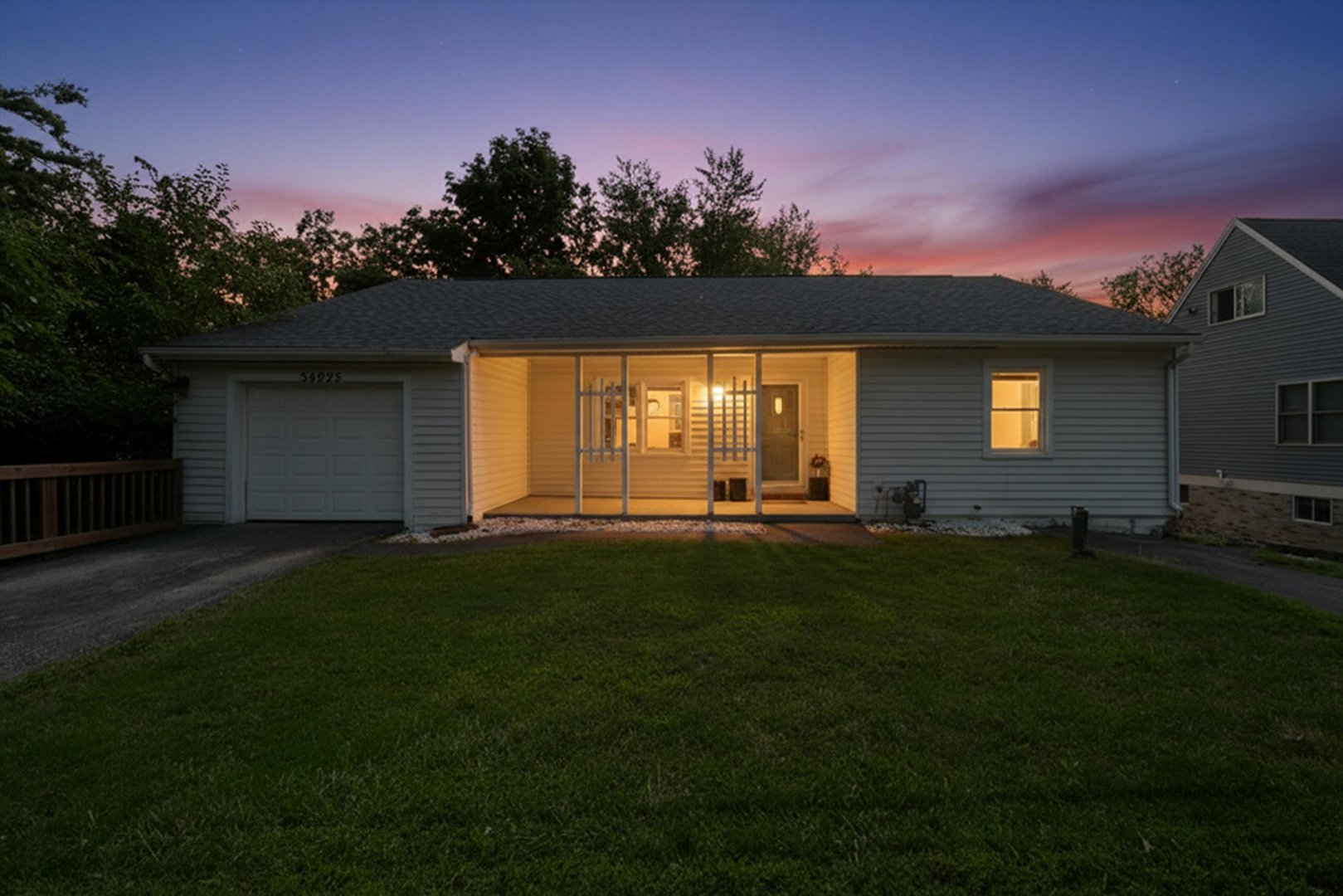 34925 Decorah Avenue