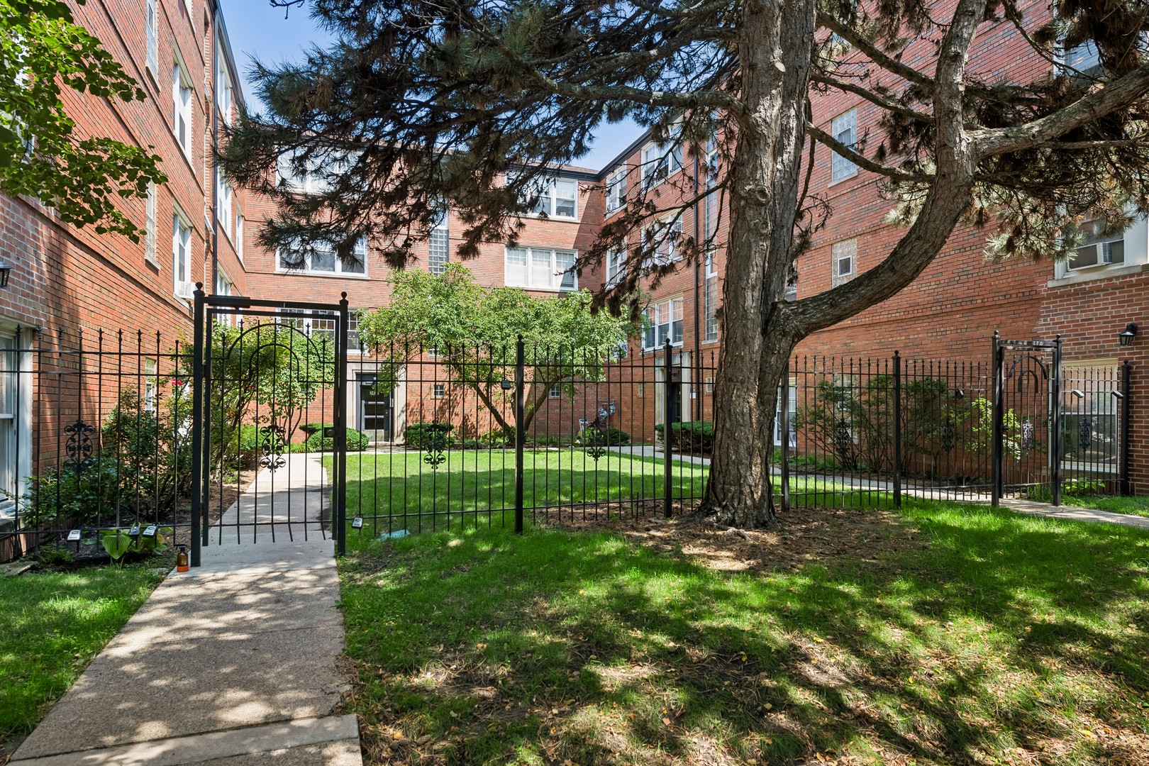 2422 Farragut Avenue