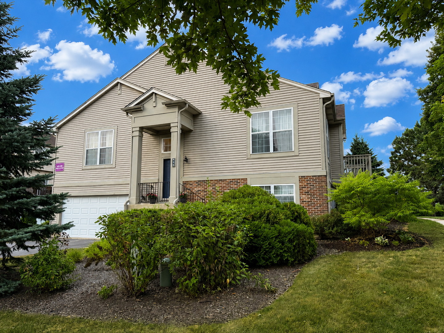 886 Cherry Creek Drive