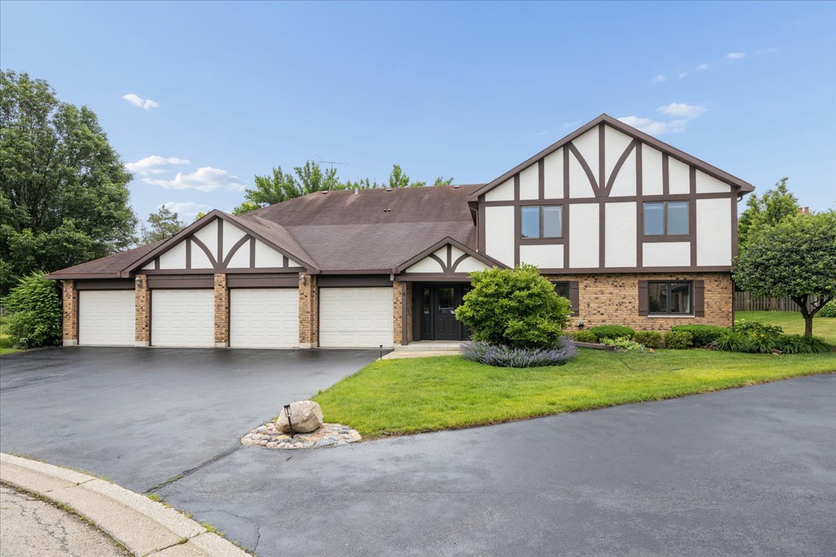 546 Banyon Lane