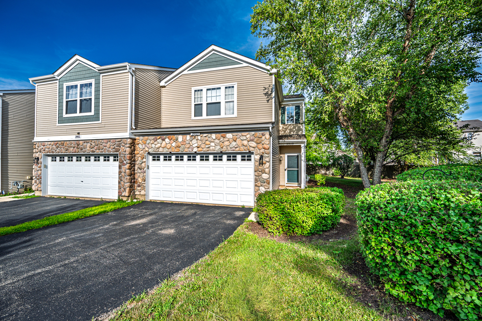 3959 Blackstone Drive
