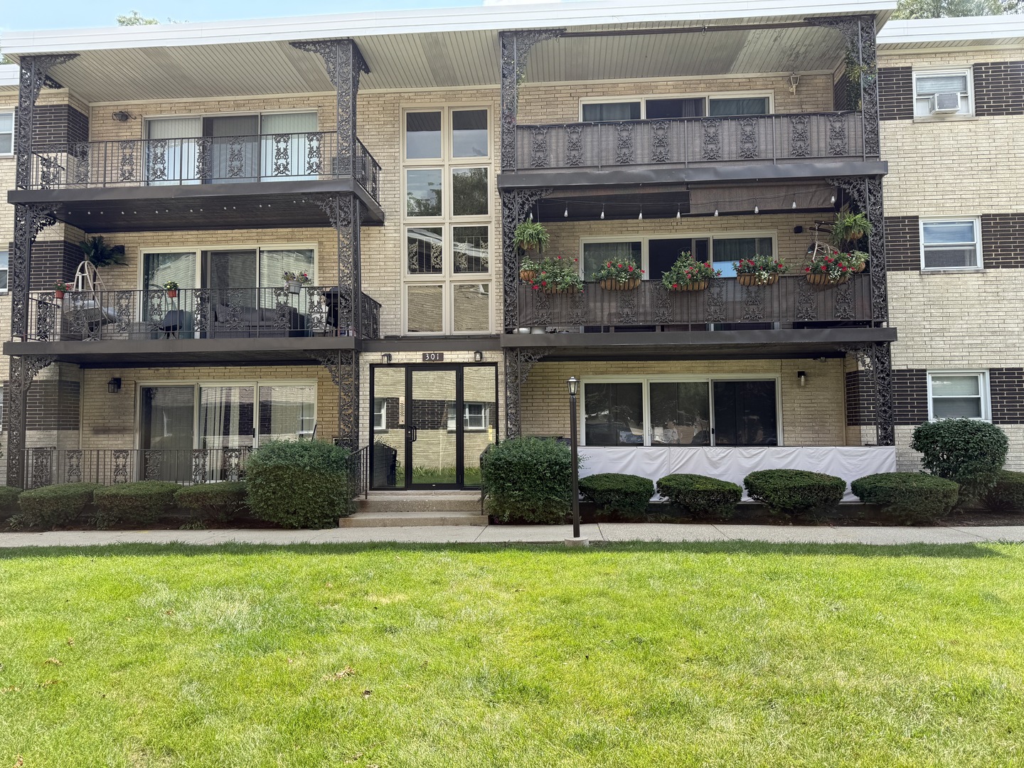 301 E. Plainfield Avenue