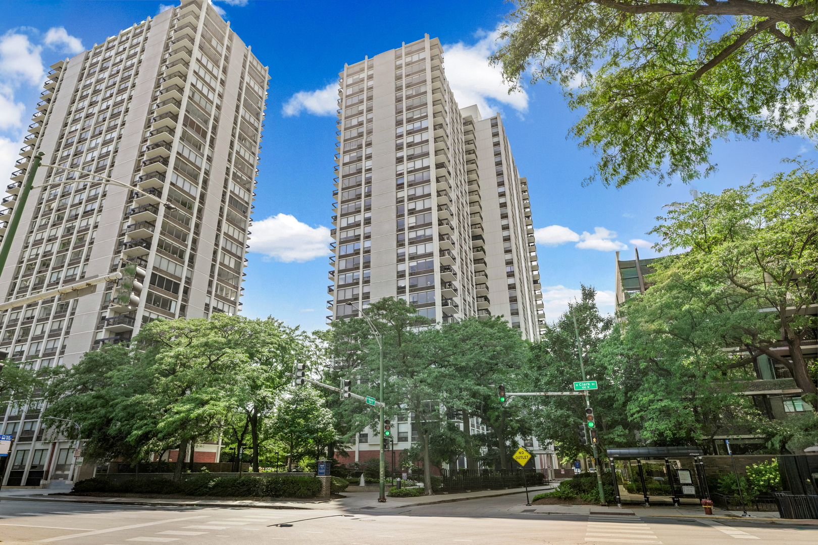 1460 Sandburg Terrace
