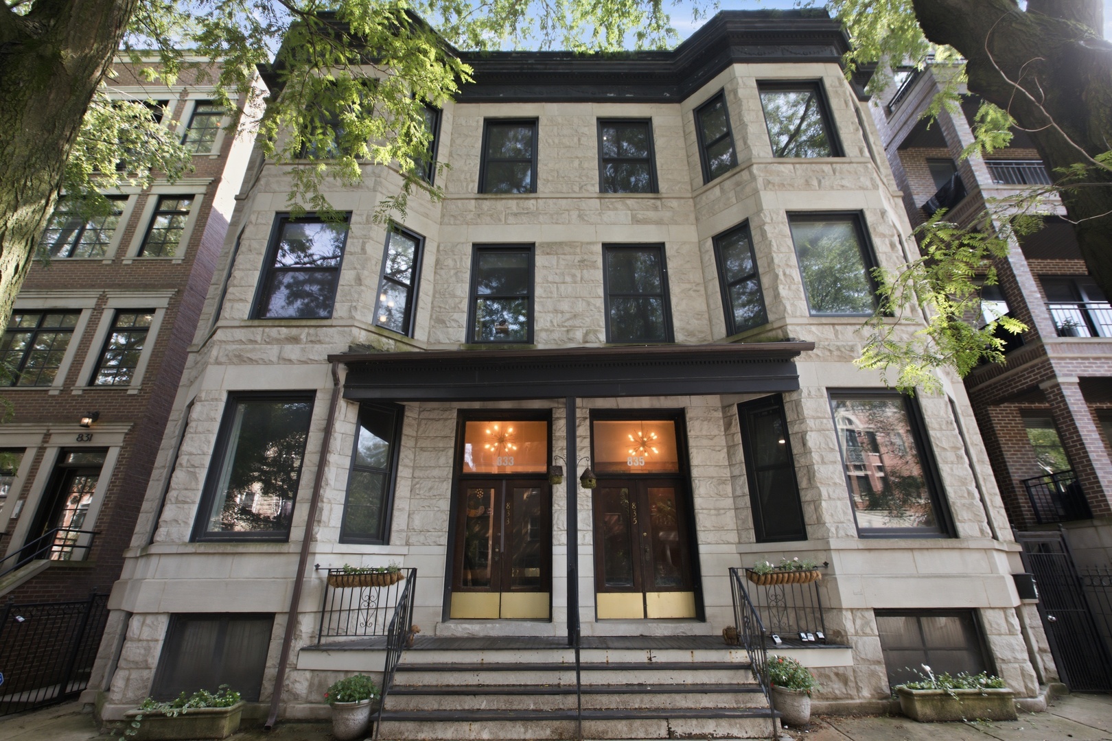 833 Buckingham Place