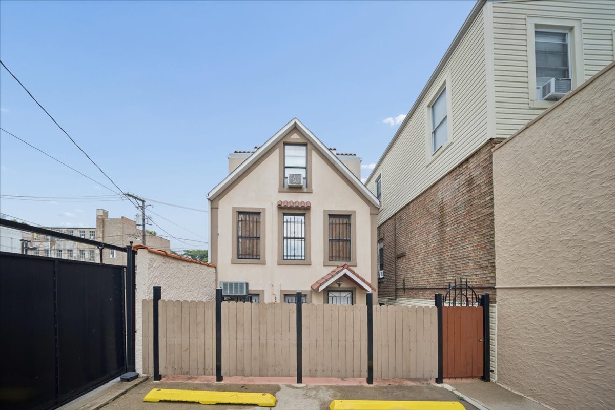 2519 Kedzie Avenue