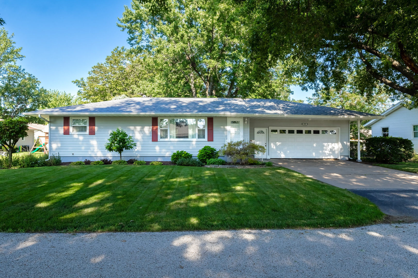 727 Hawthorne Court