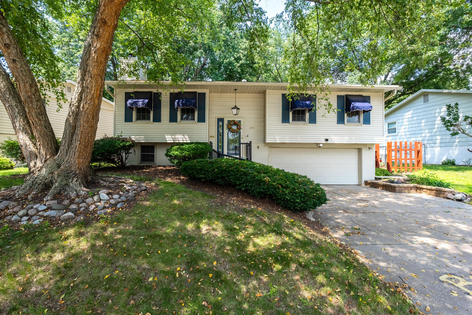 2928 Oxford Drive