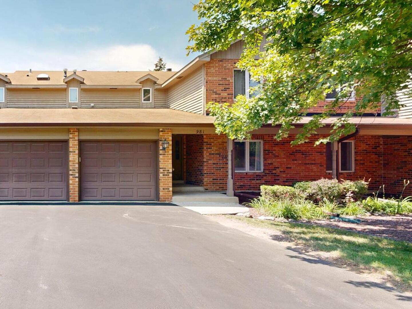 981 West Court