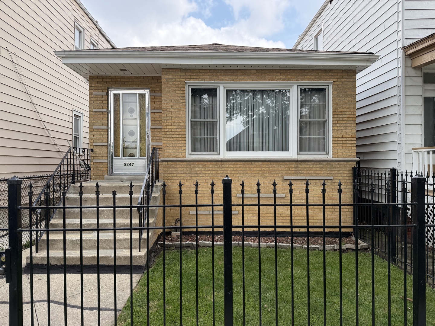 5347 Maplewood Avenue