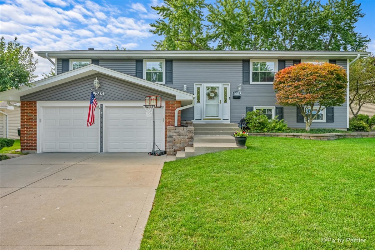 1255 Mayfield Lane