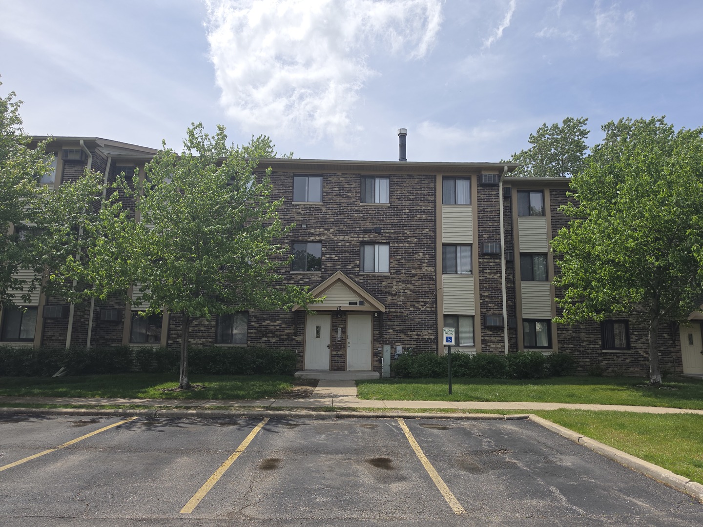 12 Parkside Court