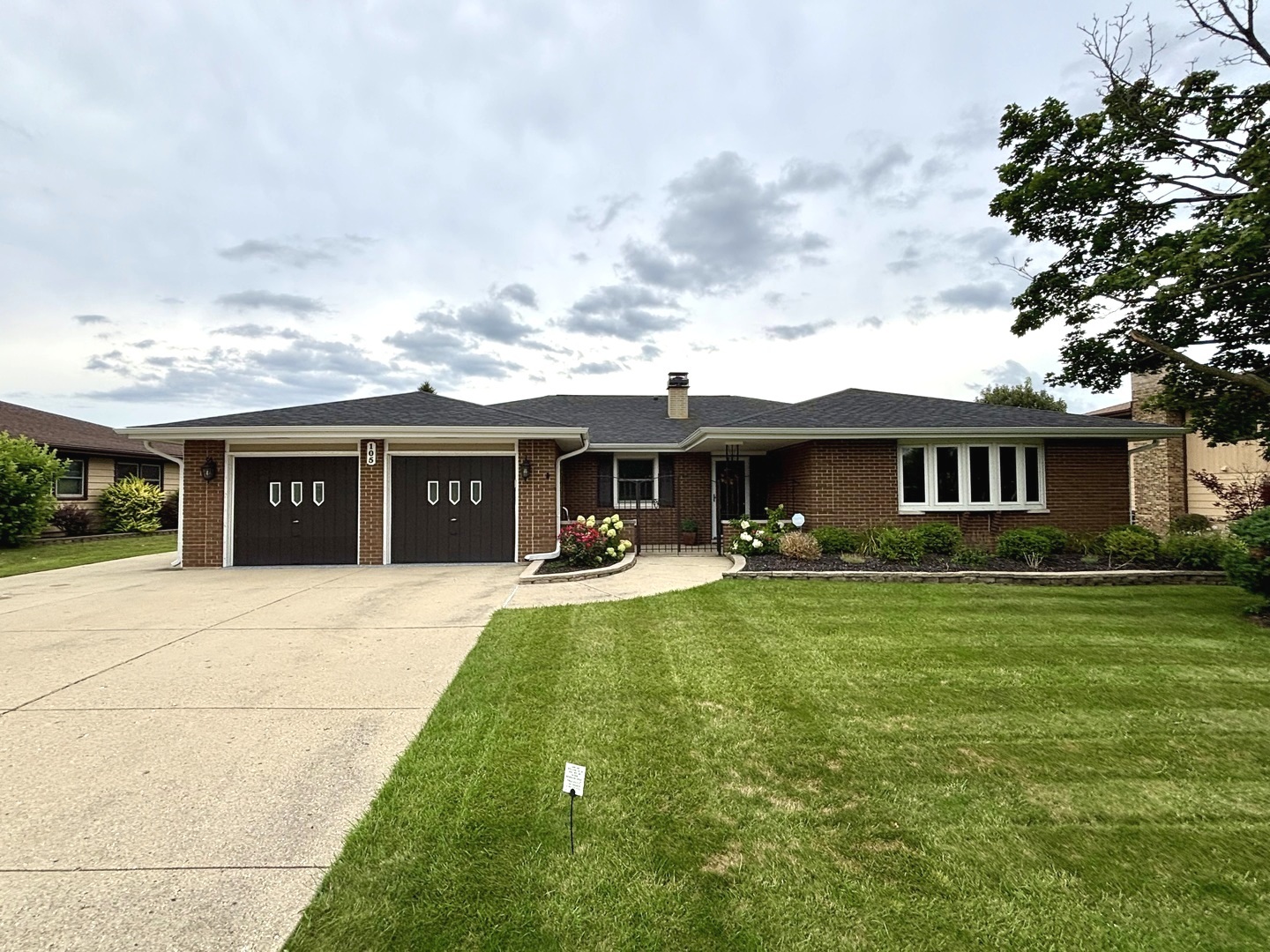 105 MENDON Lane