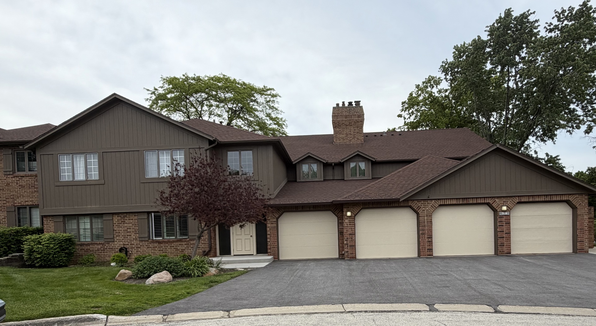 7930 Lakeview Court