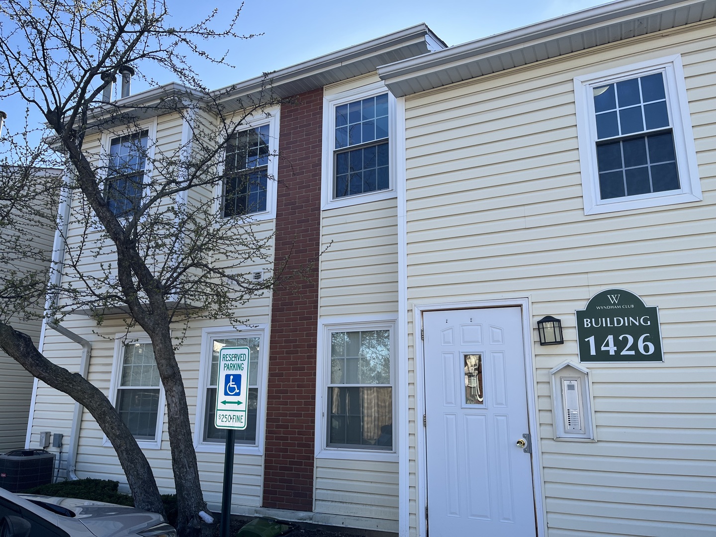 1426 Wyndham Circle