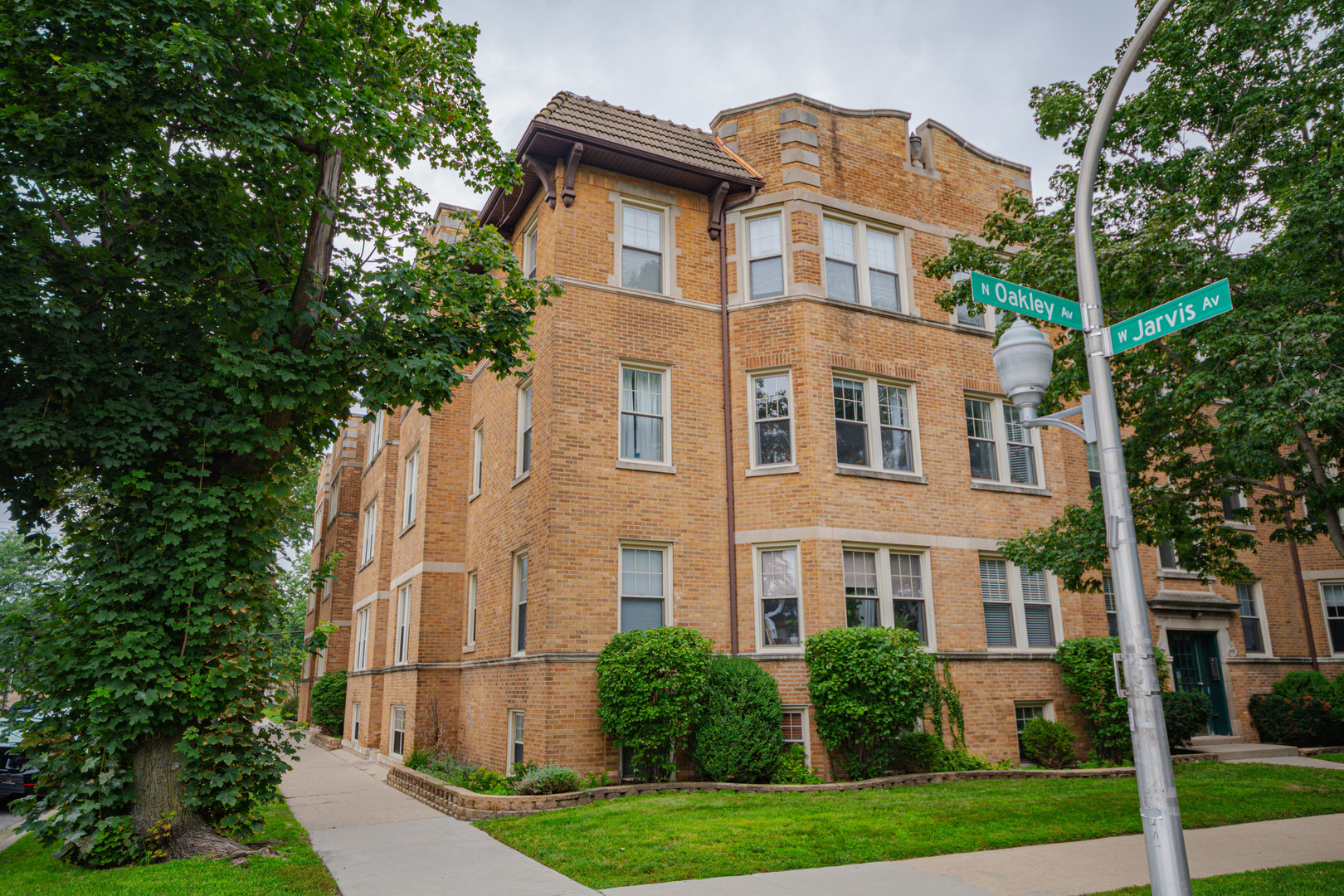 2306 Jarvis Street