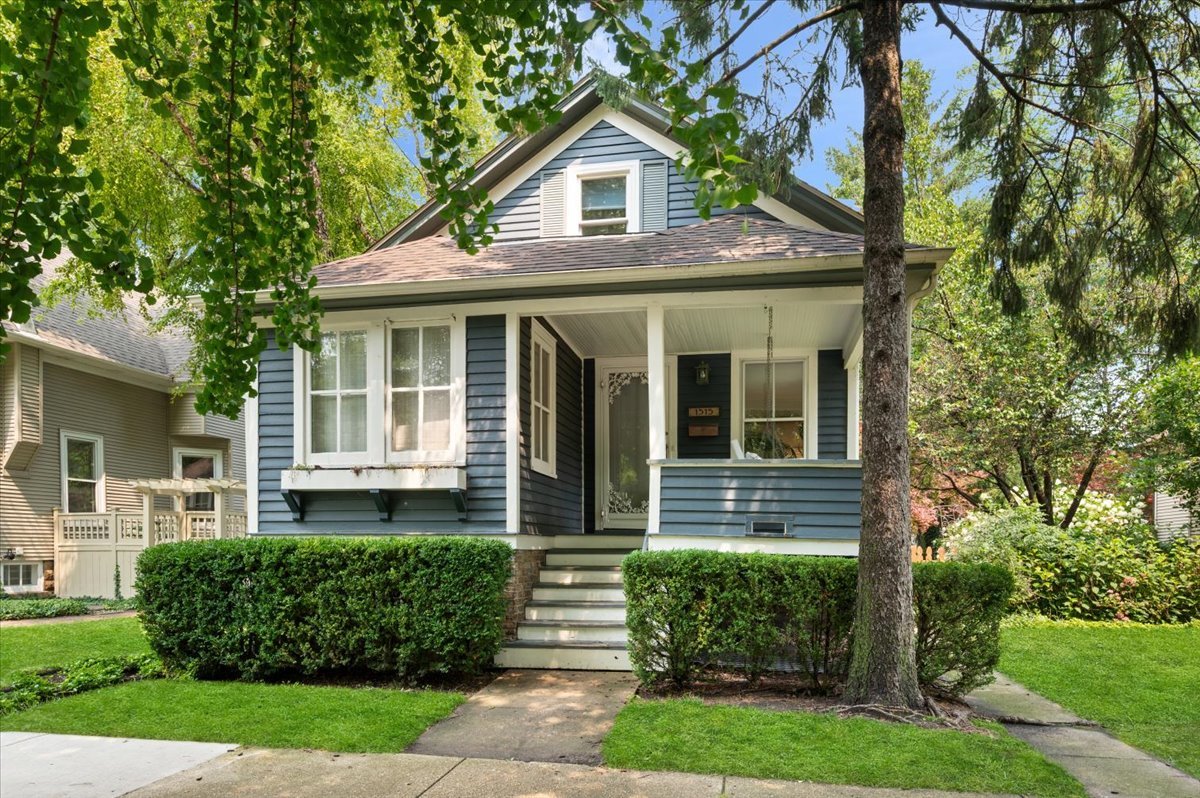 1315 Leonard Place