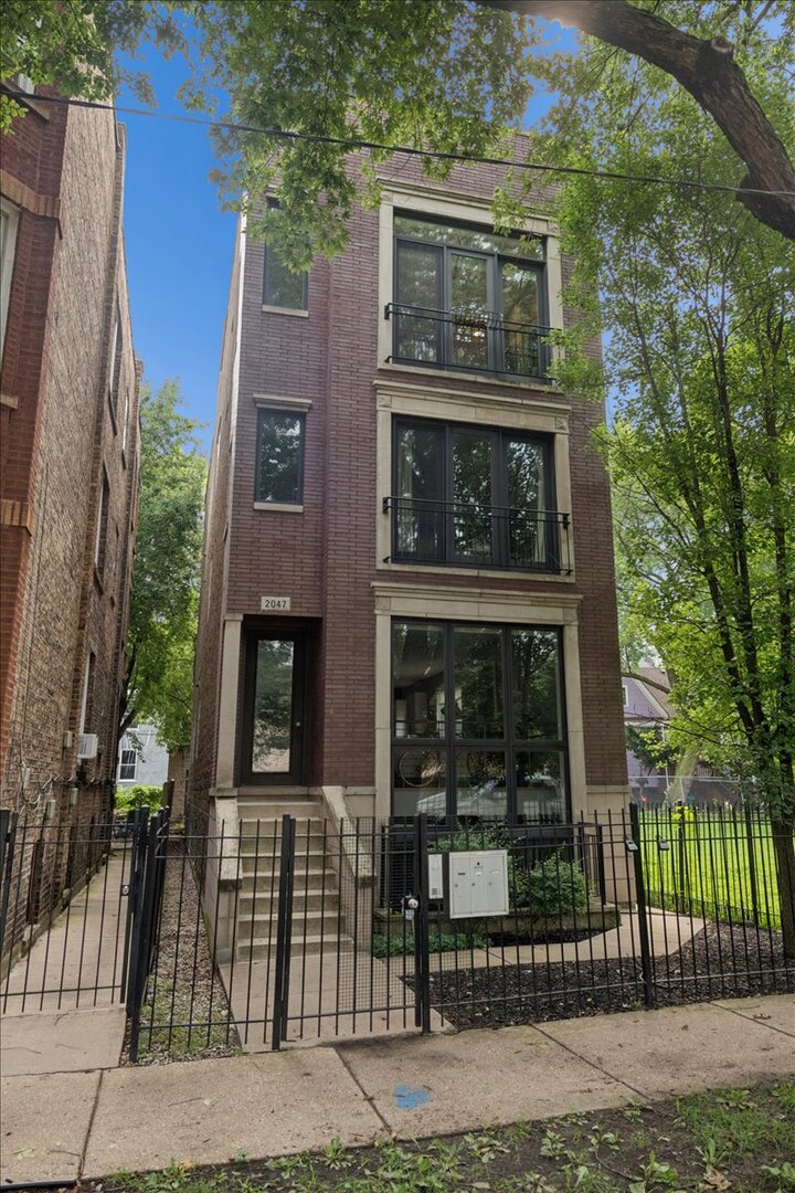 2047 Mozart Street