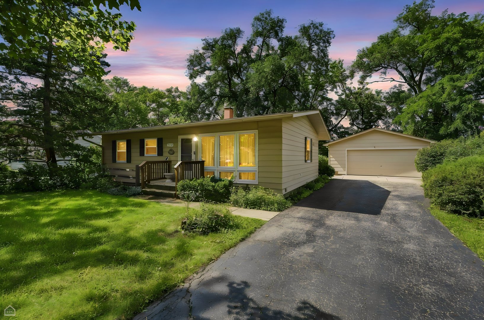 2402 Manor Lane