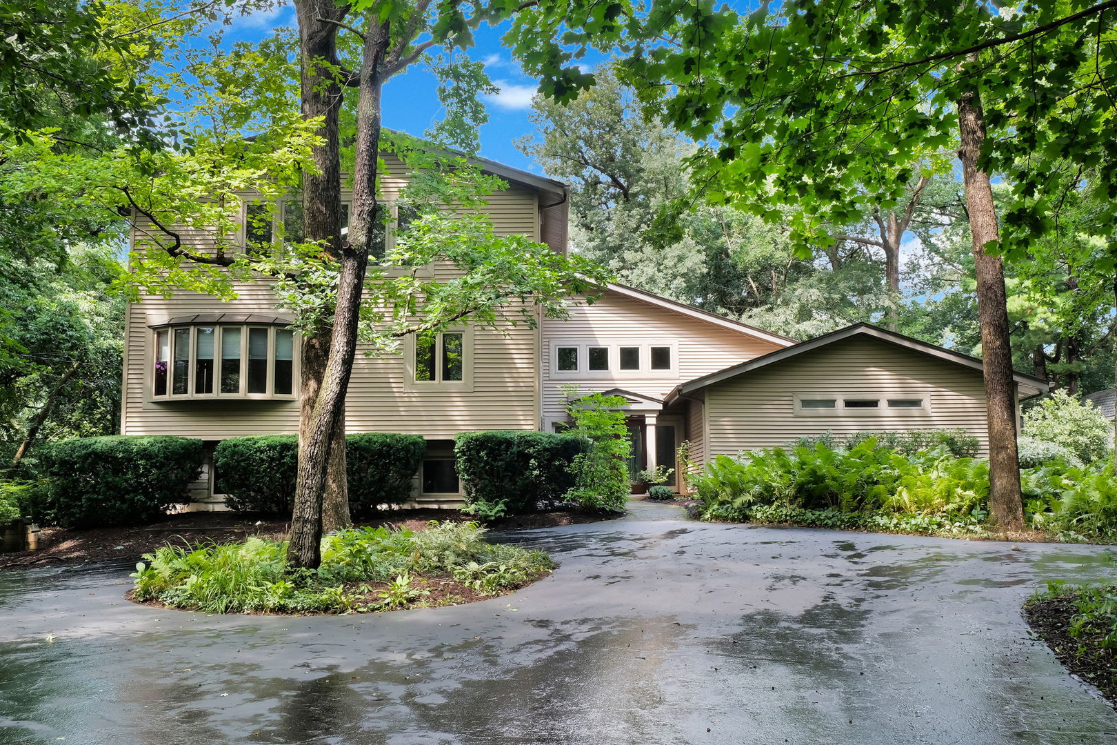 43W976 Oakleaf Drive