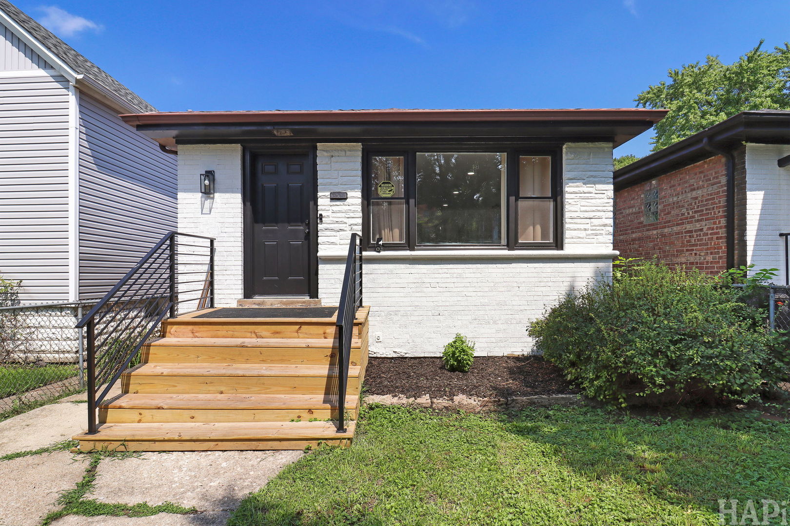 5338 Kinzie Street