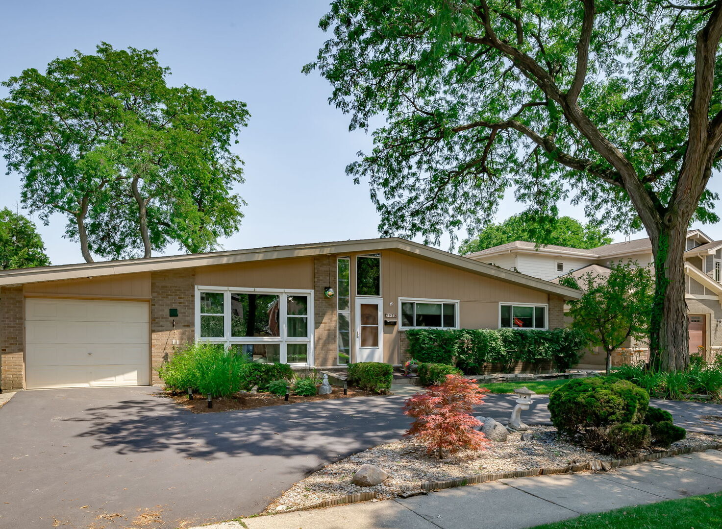 295 Poplar Avenue