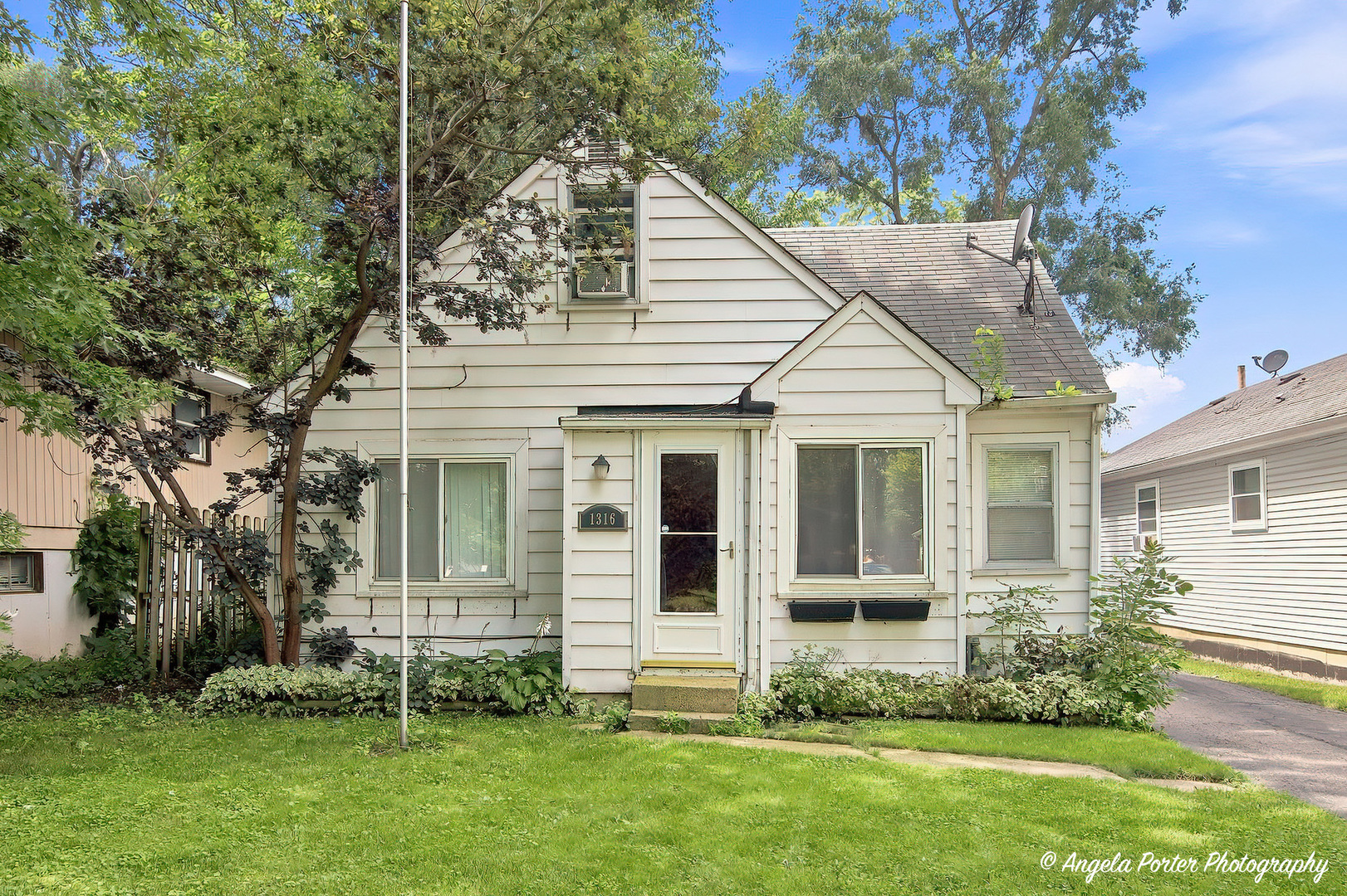 1316 Poplar Avenue