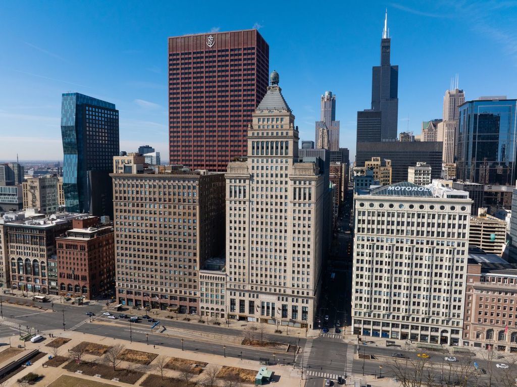310 MICHIGAN Avenue