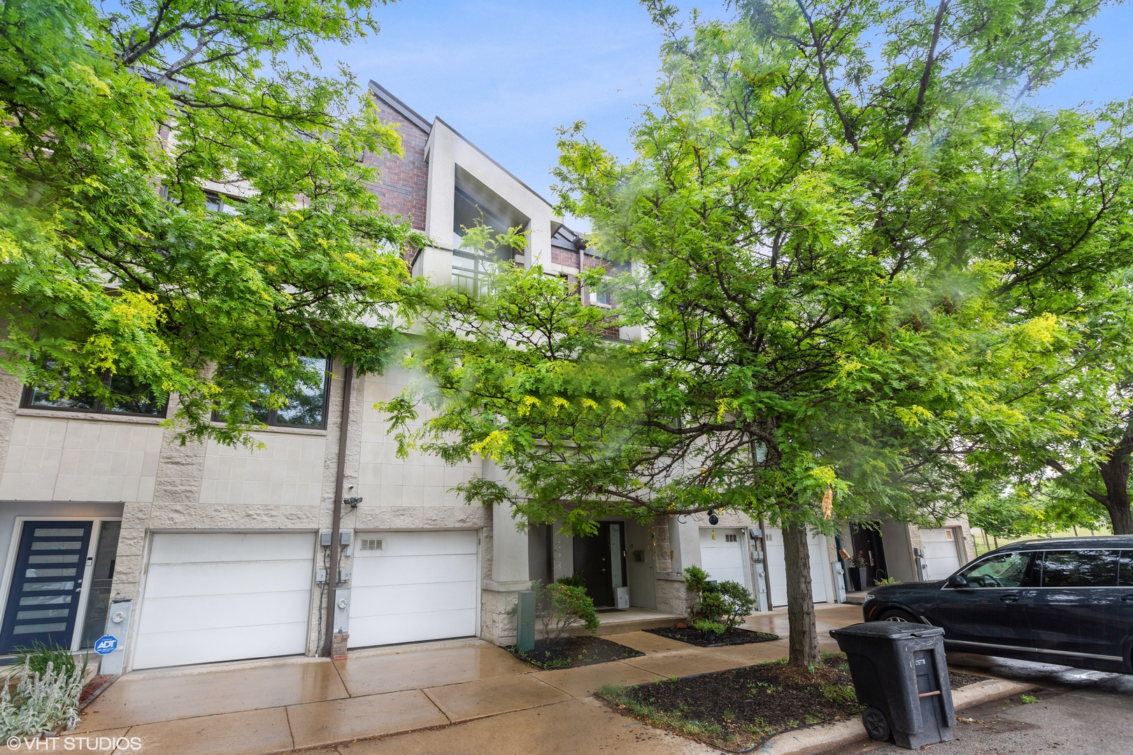 659 Carpenter Street