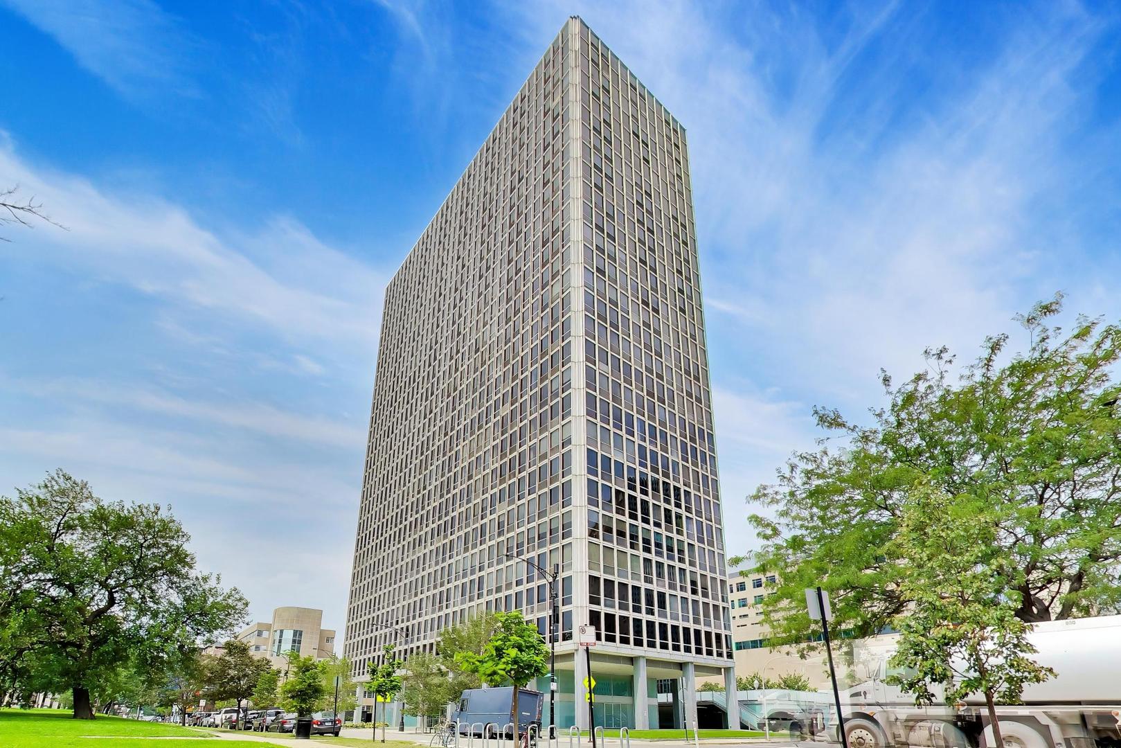 330 Diversey Parkway