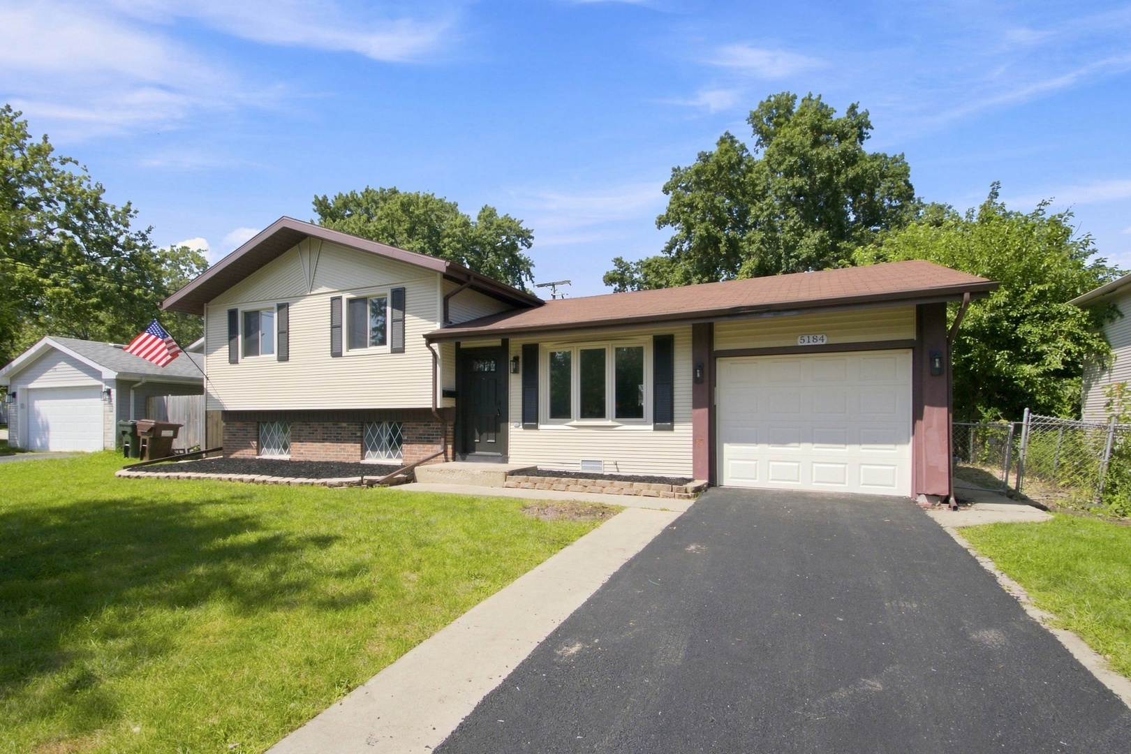 5184 Deerpath Road