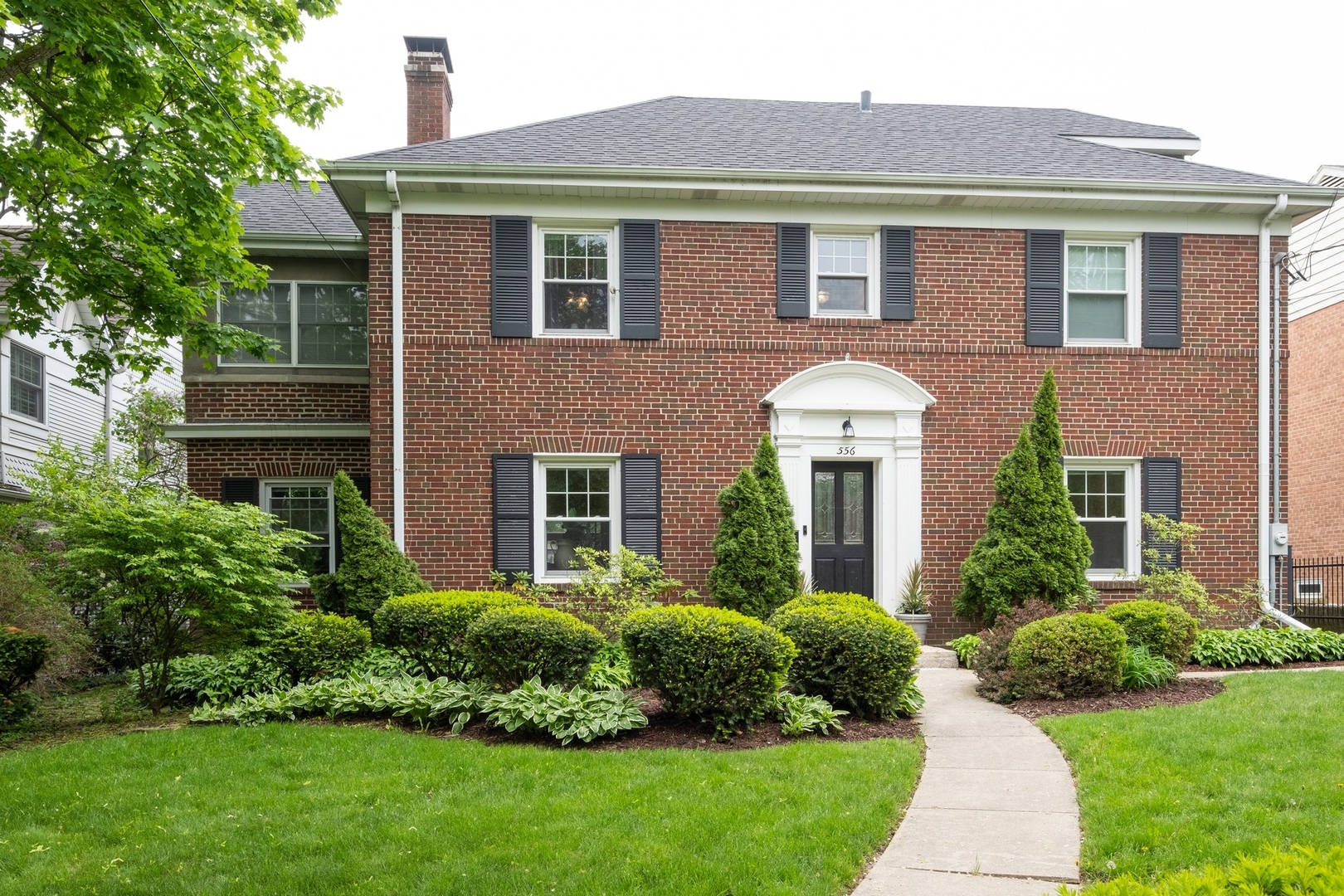556 Winnetka Avenue