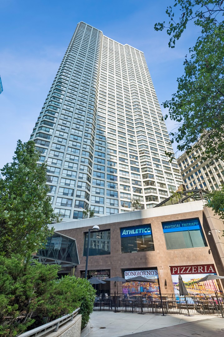 405 WABASH Avenue
