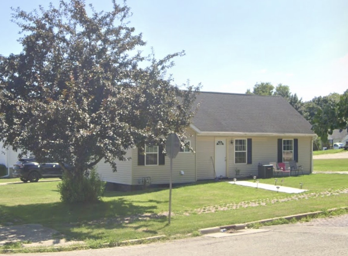 561 Laharpe Street