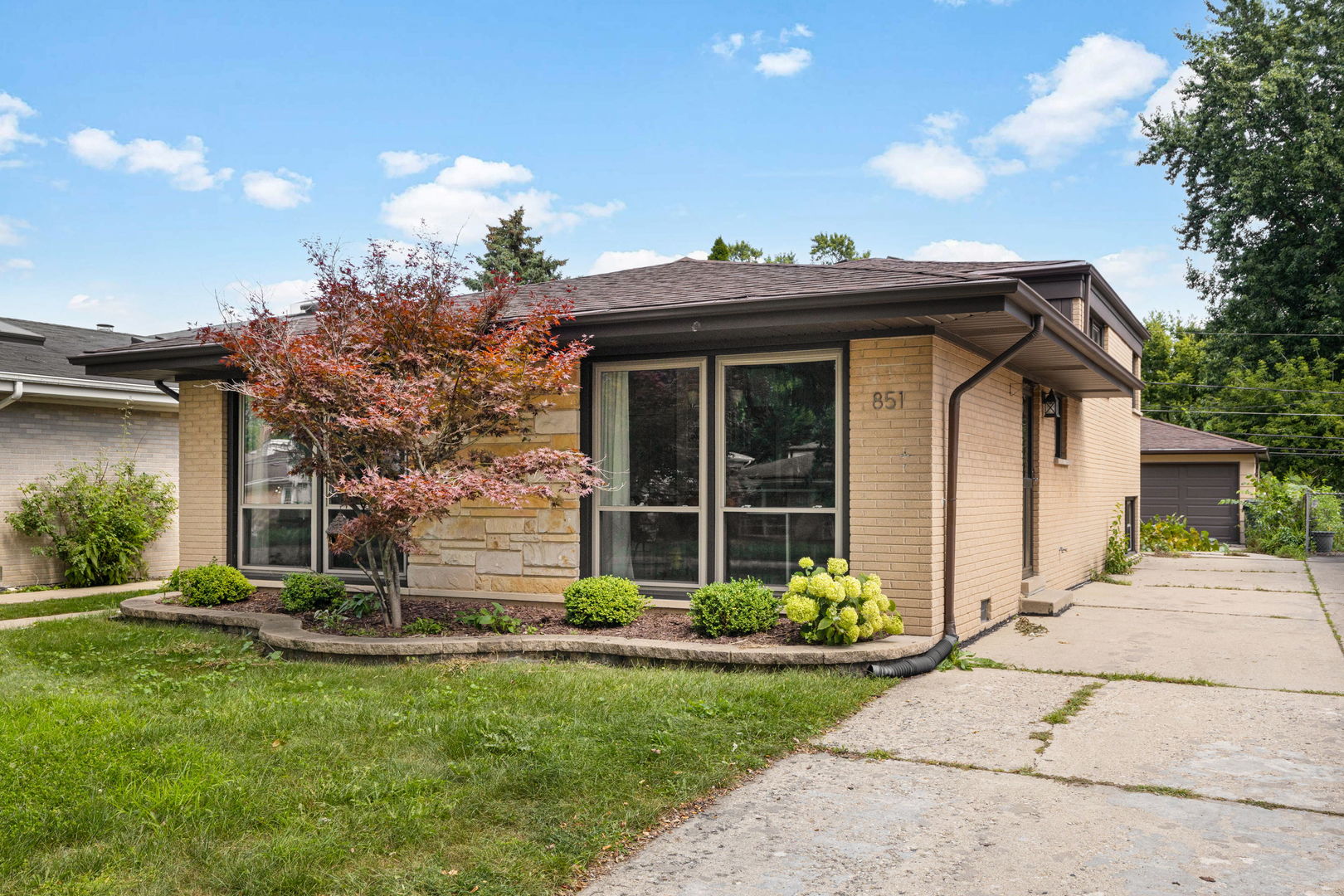 851 Long Road