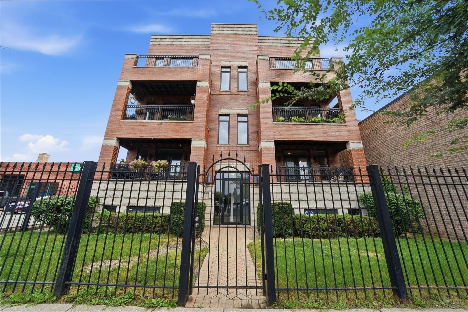 5445 Northwest Highway