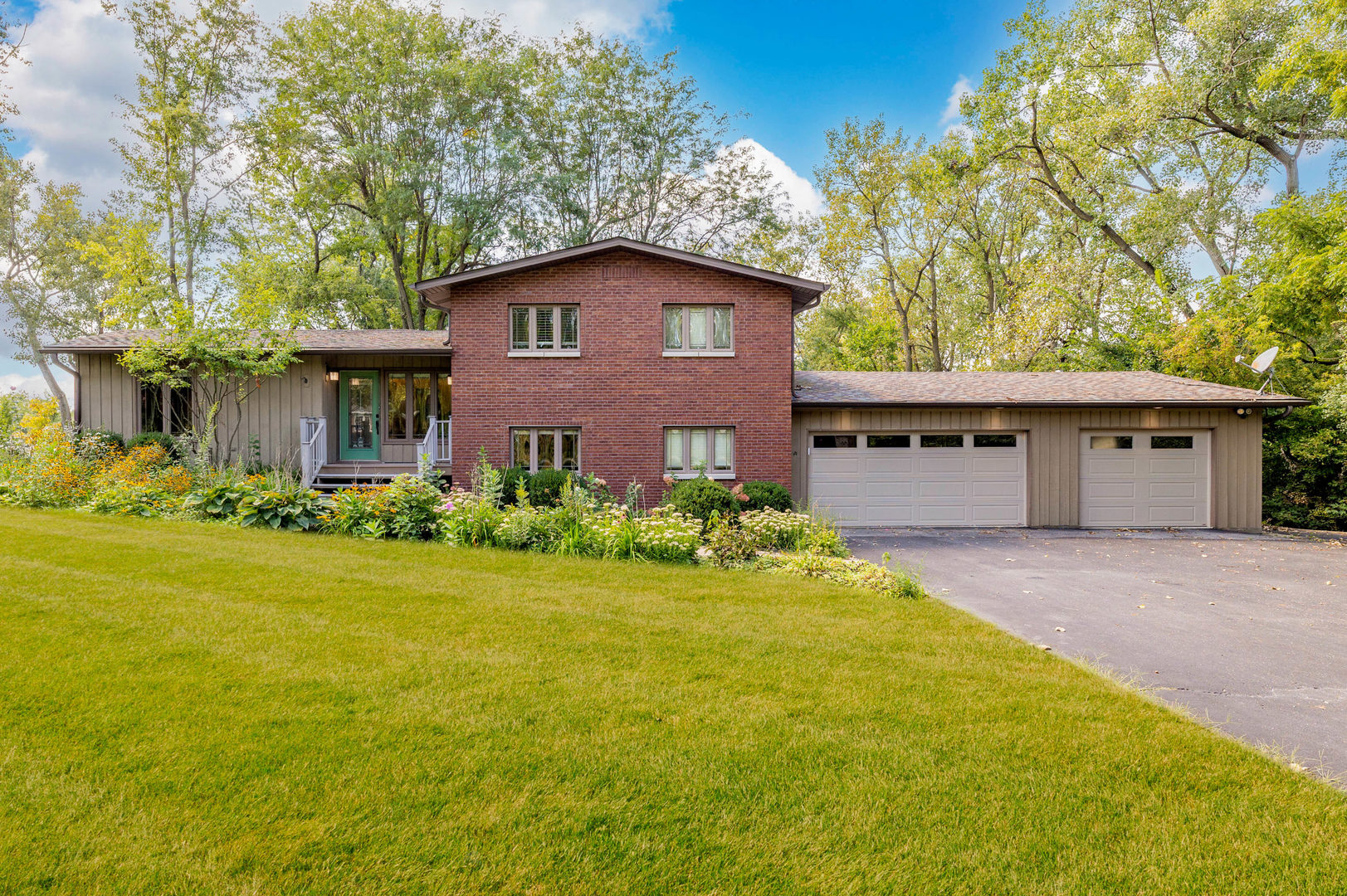 11712 Glen Road