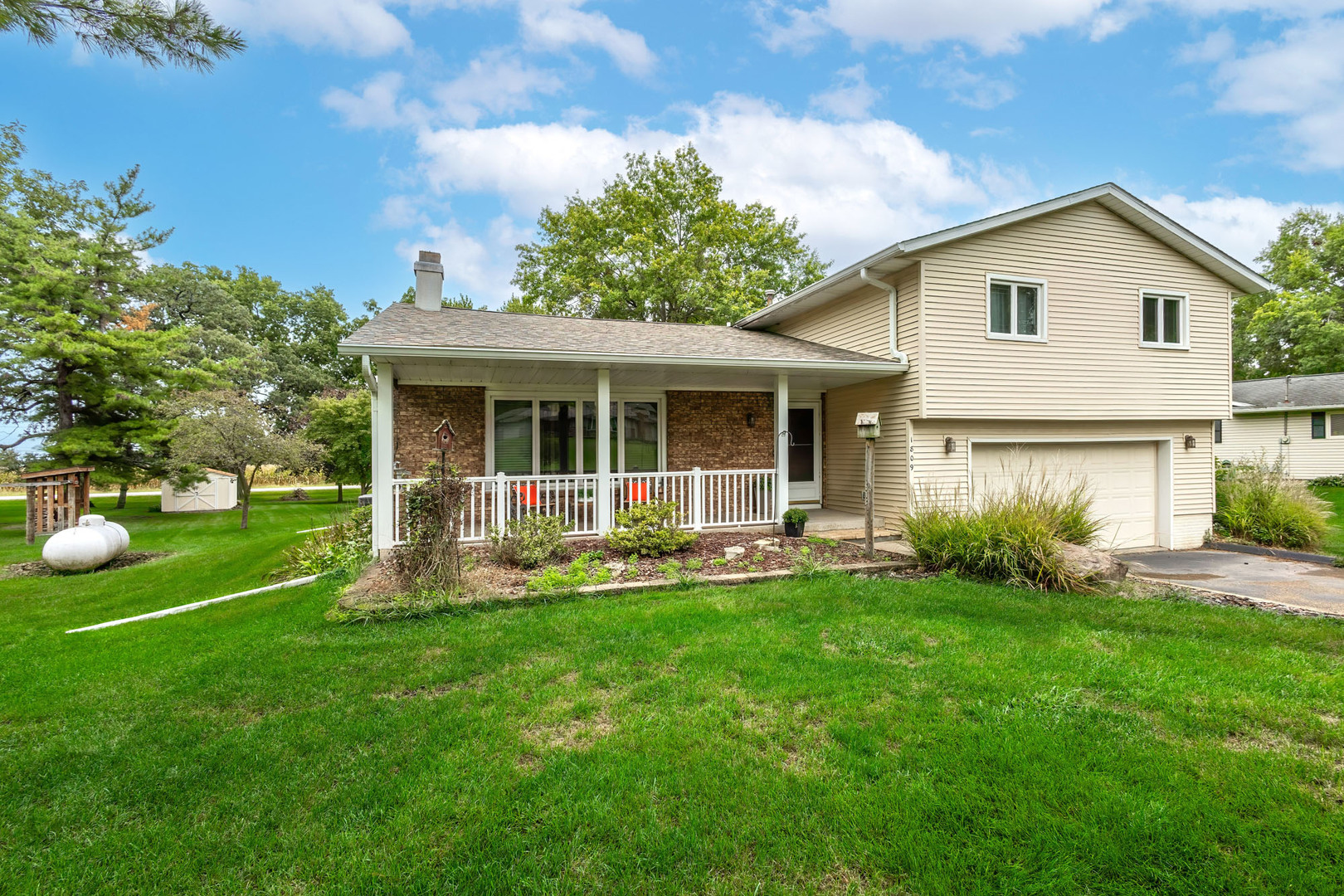 1809 Pineo Grove Lane