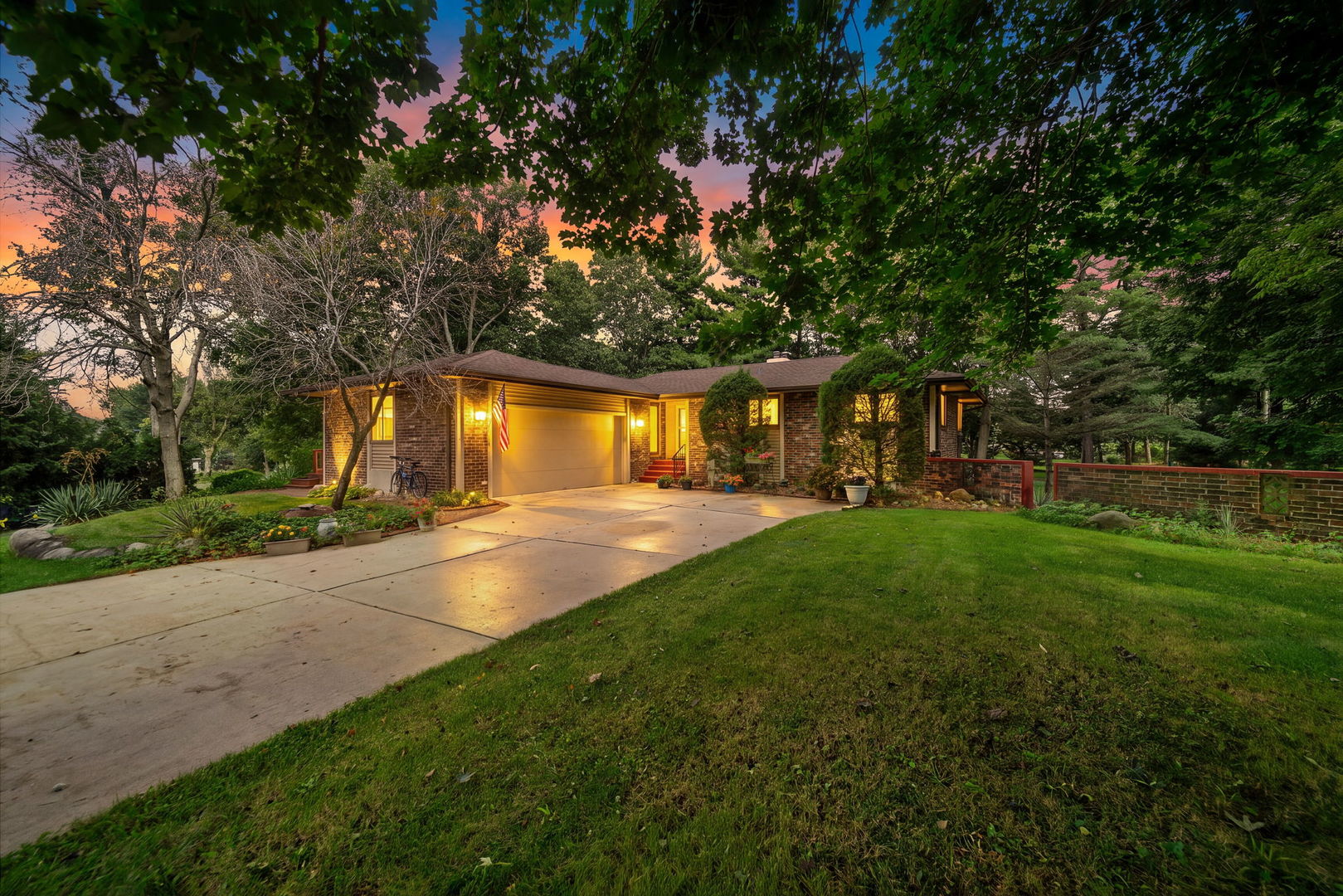 7173 Lakecrest Court